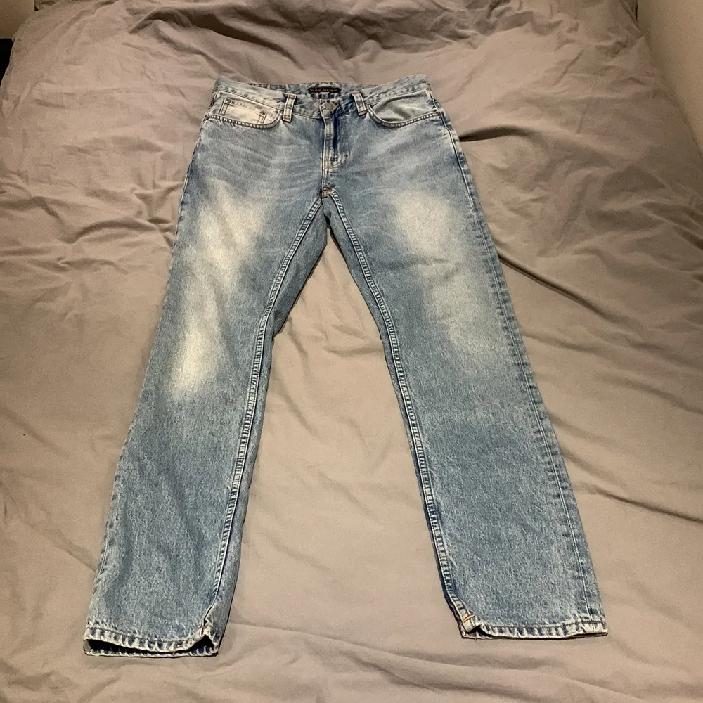 Köpte i julas för 1300 nånting och använde aldrig dem. Kan skickas om du betalr för frakten.. Jeans & Byxor.