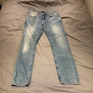 Nudie jeans aldrig använda - Köpte i julas för 1300 nånting och använde aldrig dem. Kan skickas om du betalr för frakten.