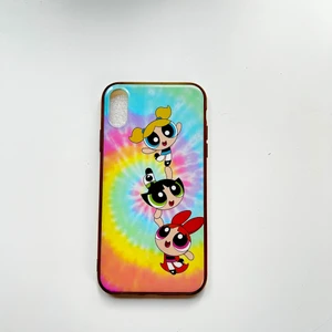 iPhone skal - Säljer mitt älskade skal då jag köpt en ny mobil :( Passar till en iPhone XR. Endast 10kr. Köparen står för frakt 