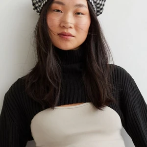 Ärmar H&M - Storlek S. Använd fåtal gånger! Fråga för fler bilder. 