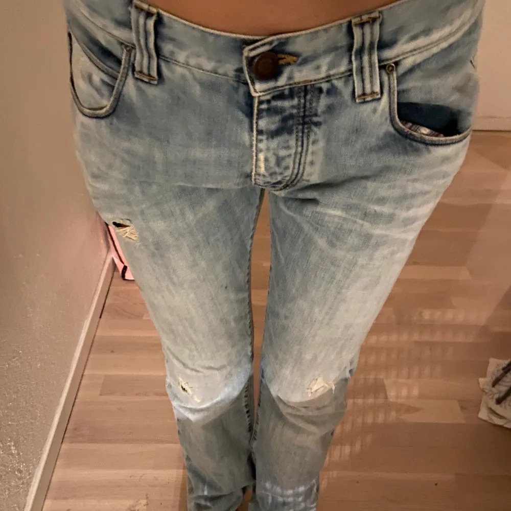  skitsnygga lowwaist jeans från armani😇. Jeans & Byxor.