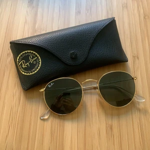 Solglasögon - Helt i nyskick. Inga repor.