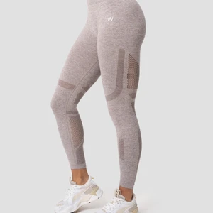 Iciw queen mesh tights - Supersköna seamless tights från icaniwill, modell queen mesh. Storlek M men passar även en S, endast använda en gång. Färgen är mer som på de två första bilderna. Nypris: 699kr                                                                  Hör av dig vid intresse🤍