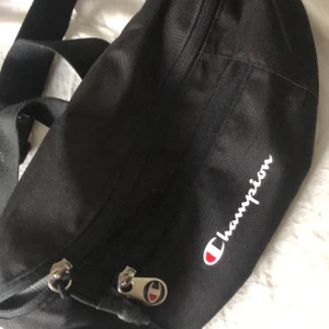 magväska - champion magväska köpt på zalando för 150 kronor 