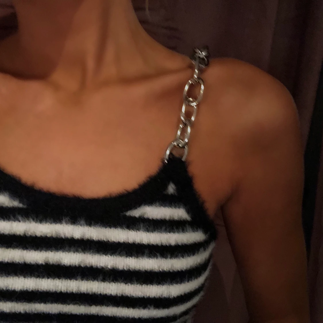 The Ragged Priest topp med kedja - 90