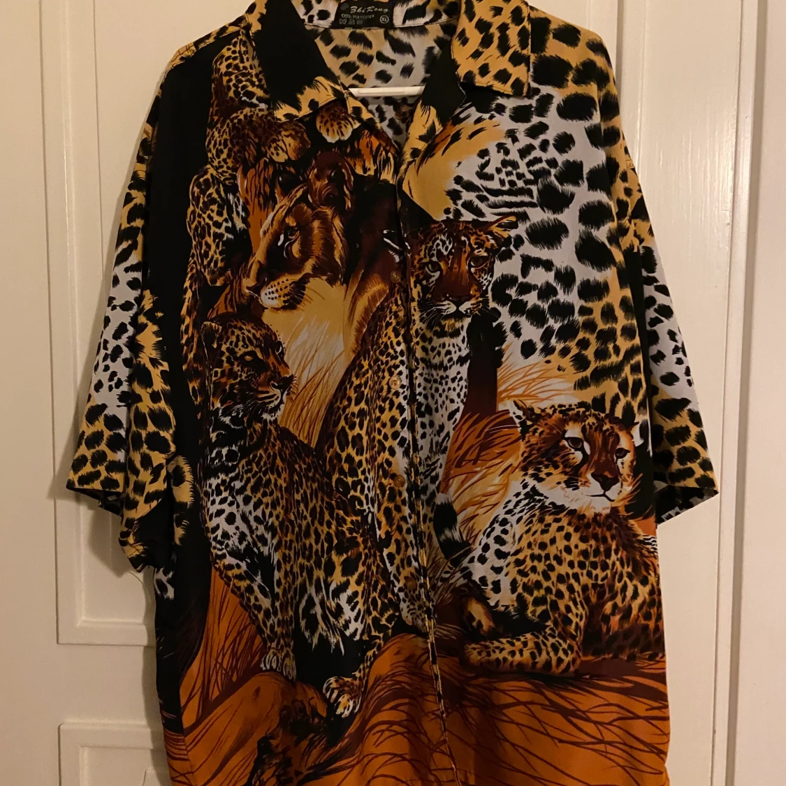 Skjorta djurmönster / leopard