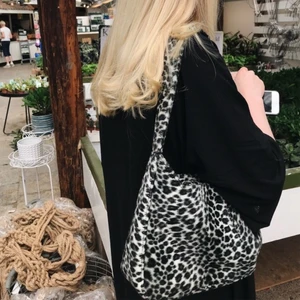Leopard väska  - ⚡️⚡️⚡️⚡️