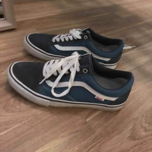  - Blåa vans mycket fina