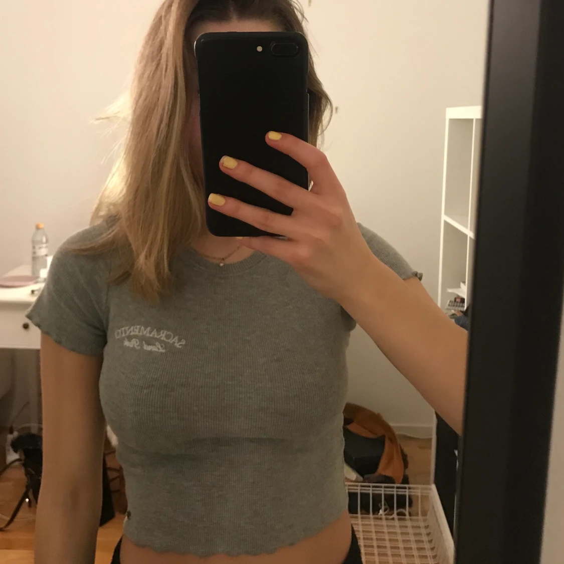 Grå kort tröja - 90