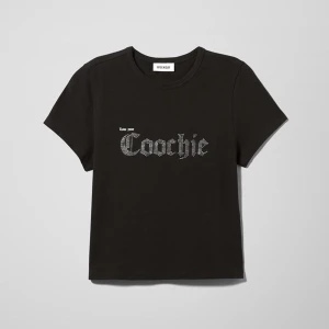 weekday coochie crystal tshirt  - helt slutsåld/deadstock ”coochie” rhinestoned t-shirt från weekday. I perfekt skick passar xs-s (34-38) köpt för drygt 350 inkl frakt. frakt kostar 24kr buda gärna ♡ 