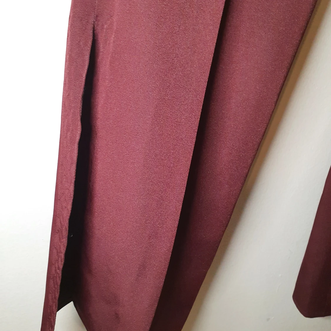 Helt nya vinröda kostymbyxor  - 91