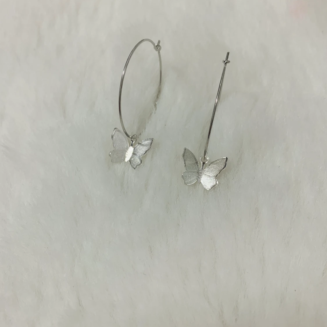 Silver fjärils örhängen 