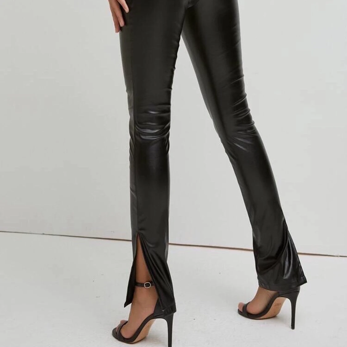 Svarta läderbyxor - 90