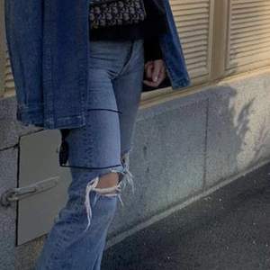 Superfina raka zara jeans i strl 32 men passar även storlek 34! 