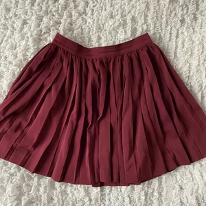 Kjol - Kjol från H&M, storlek 36. Köpare står för frakten.