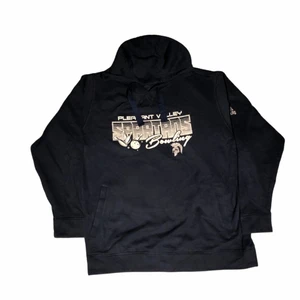 Spartans x Adidas - vintage hoodie - En fin vintage hoodie från adidas vilket garanterar att den har bra kvalite. Kan användas till en casual outfit eller om du vill träna med den! Köpt på tjmaxx i USA. Om du har några frågor gällande plagget eller priset kontakta oss!