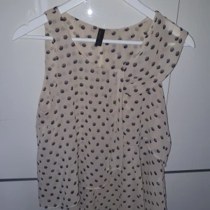 Linne - Vero moda linne stl s knappt använd.            Köparen står för frakt