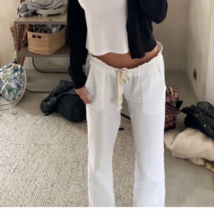 Roxy linnebyxor - Slutsålda Roxy linne byxor! Oanvända pga beställde fel storlek❤️ BUD: 750