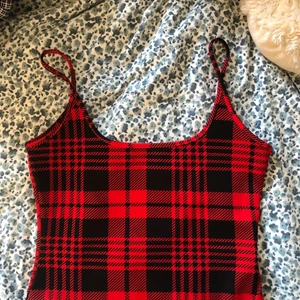 body - rutig body köpt second hand men knappt använd❤️