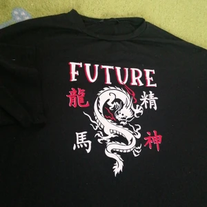 Overzied t-shirt  - Jag var väldigt bekväm i den här t-shirten.  Jag ångrar att jag köpte den på grund av ärmarna