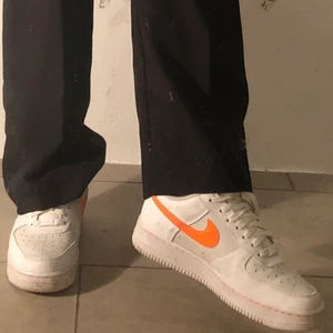 Nike Airforce 1 !! - Slutsålda och köpta på Zalando för 1200 kr! Sparsamt använda så i mycket bra skick!