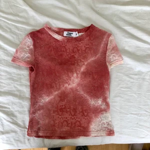 Tiger mist tshirt croptop  - Tight passform. Aldrig använd.  Beställt från Tiger Mist