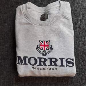 Säljer denna sweatshirt från Morris. Sparsamt använd och är I bra skick. Se bilder och avgör :)