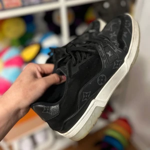 Louis Vuitton Eclipse Trainers - Använda en hel del, nypris 9400kr. LV7
