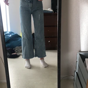 Jeans  - Säljer nu mina favorit byxor från lager 157 modell ”Lane” då jag inte använt dom på ett bra tag pga att jag inte gillar längden på dom. Jag är ca 165 så för en som är typ 160 så skulle dom nog vara bra i längden. Köpta för 300 men kan sälja för 200 inklusive frakt! (62kr) Kan även mötas upp i sto området om de skulle va så