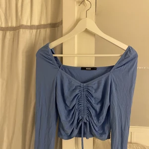 Jättefin tröja - Så fin blå tröja. Stl S, så snygg till våren