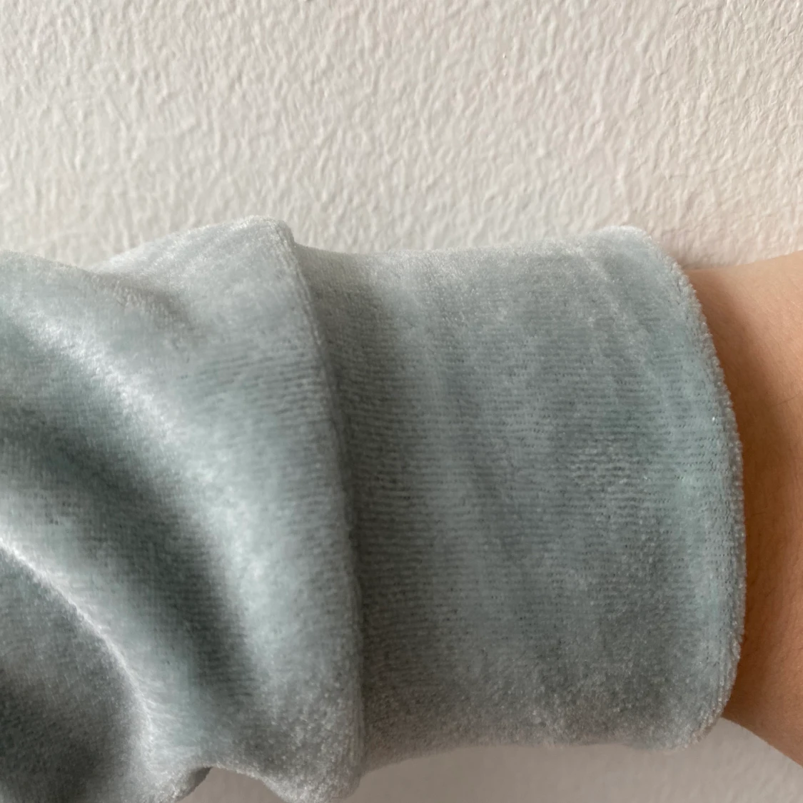 Sammetströja stl 142-153 - 90