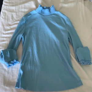 Tröja baby blå  - Helt ny från butiken 