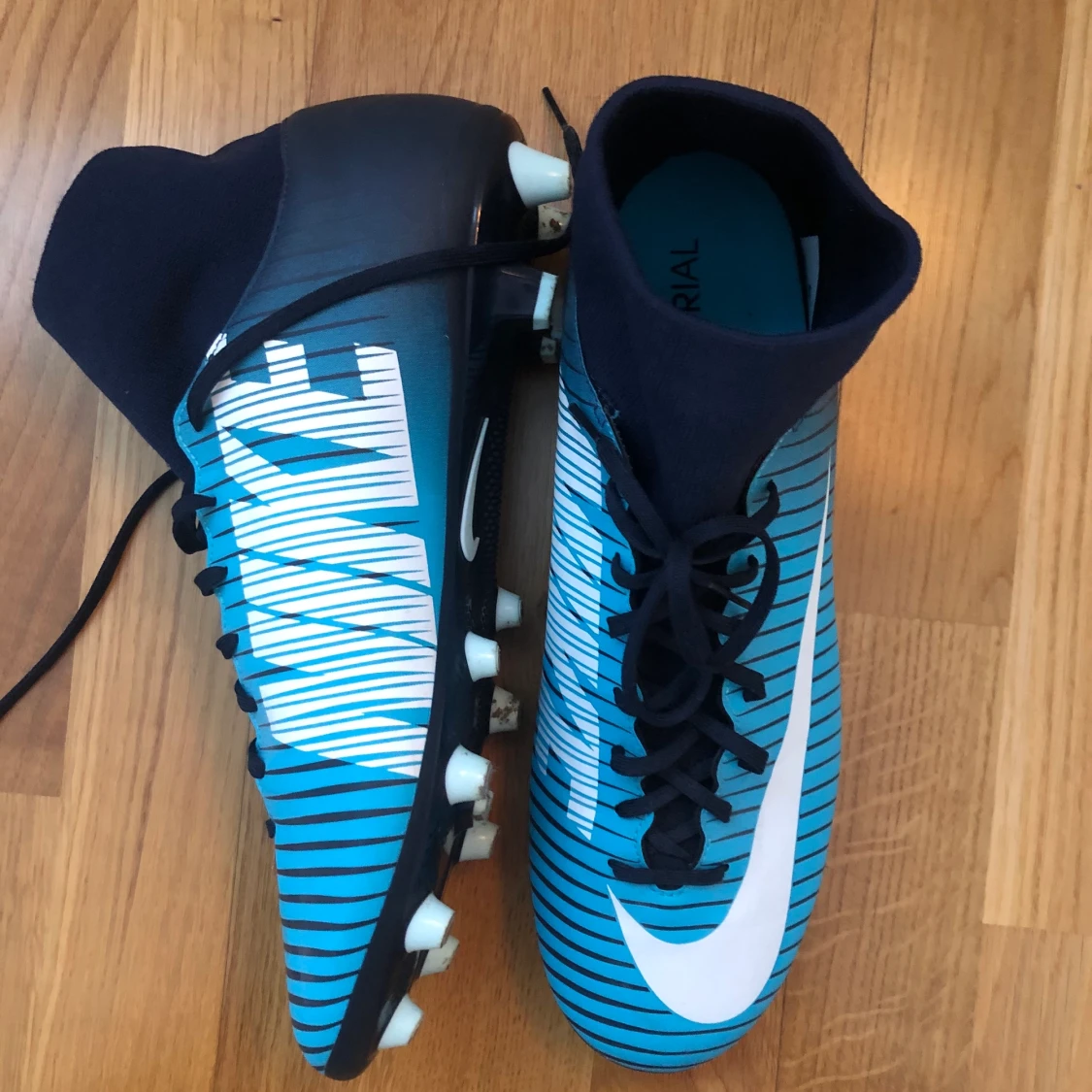 Nike fotbollsskor  - 90