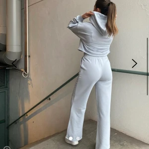 Bik bok - Ljusblå mjukis från bok bok strl/ xs men lite större i storleken! Super bra skick och är som nya, används Max 5 gånger. Fler bilder kan skickas.