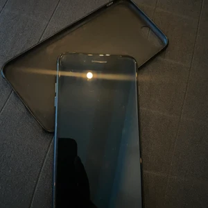 Iphone 7 Plus - Säljer en begagnad Iphone 7 Plus. Det finns inga problem med mobilen den funkar fint. Skal ingår. 