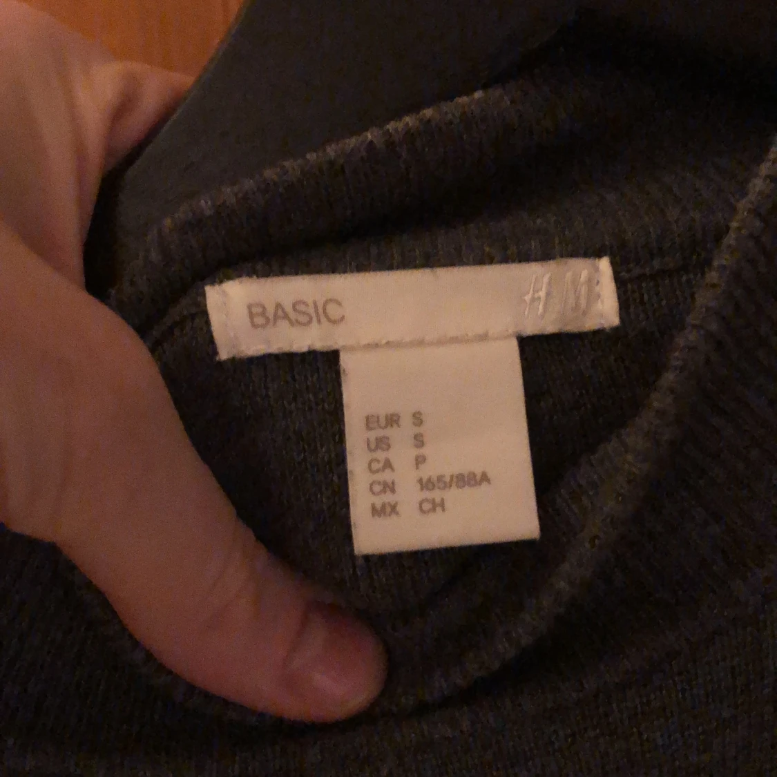 Grå stickad tröja - 91