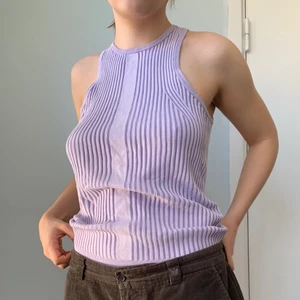 Lila ribbat linne - Lila ribbat linne från HM trend, använd en gång, riktigt fint skick!