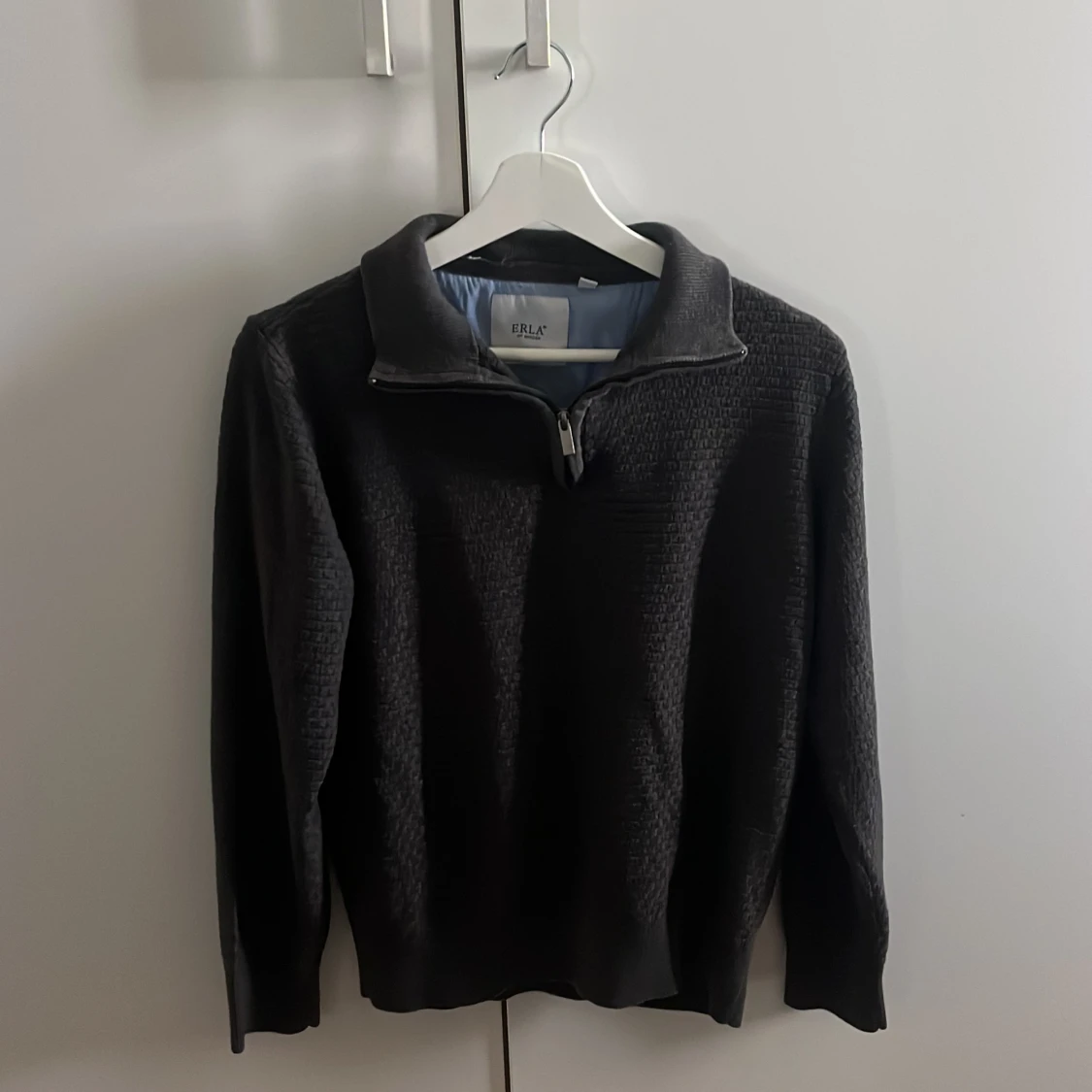 Half zip grå med mönster  - 91