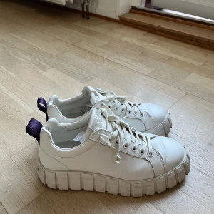 Eytys odessa  - Säljer mina eytys som är i riktigt bra skick, använda 10-15 gånger!