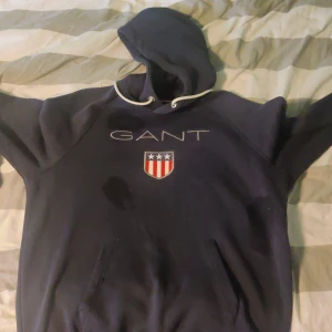 GANT hoodie L - Använt bara några antal gånger. Storlek L nypriss 1200