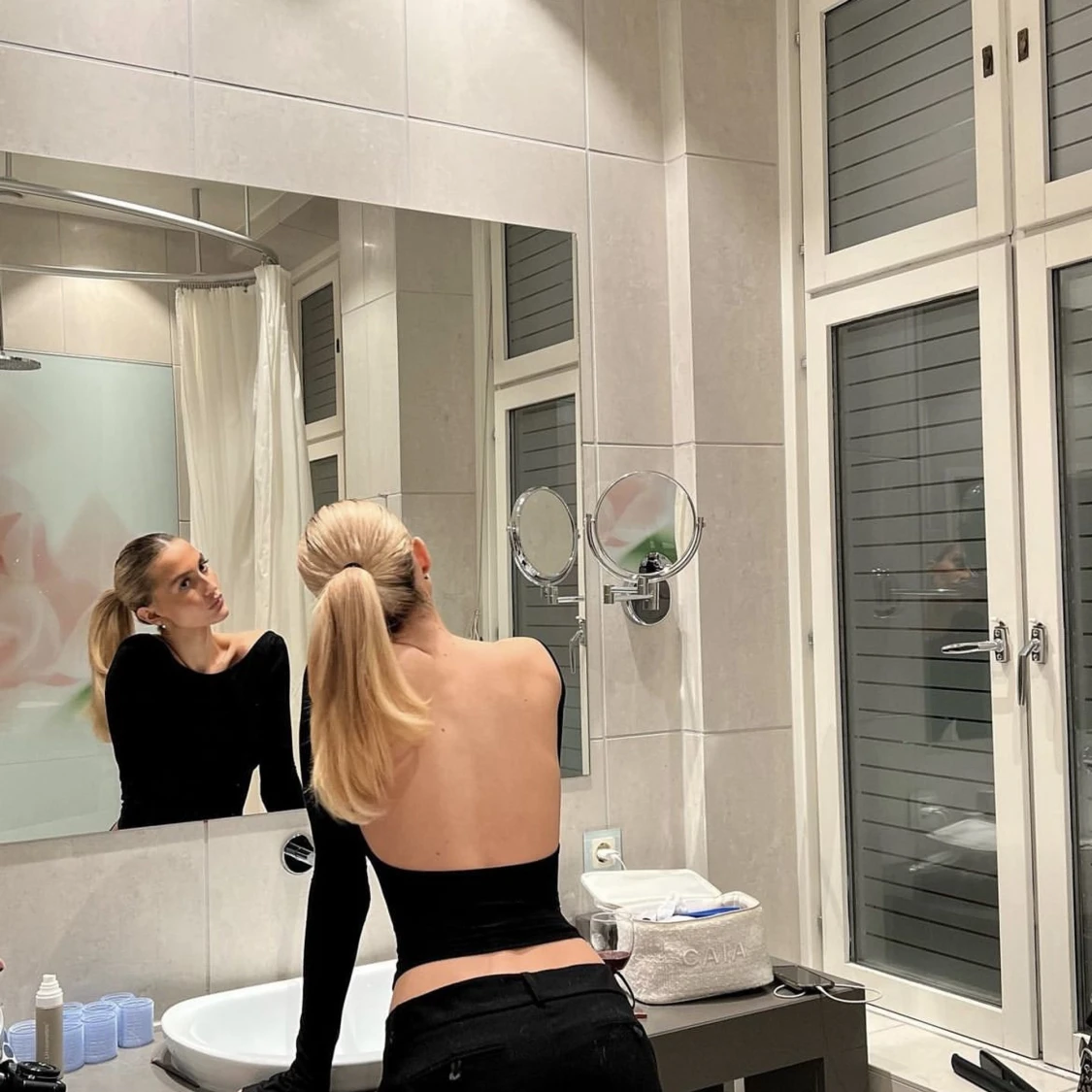 Tröja med öppen rygg  - 90