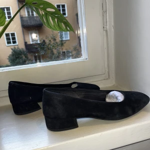 Ballerinaskor Vagabond med klack  - Fint skick, sparsamt använda. Storlek 37 🥰Passar perfekt på kontor! 