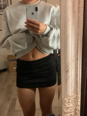 Minikjol - Minikjol som har inbyggda shorts. Aldrig använt. Köparen står för frakt 