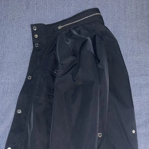 J.Lindeberg jacka - Knappt använd men köpt för något år sen. Najs till vintern, varm.