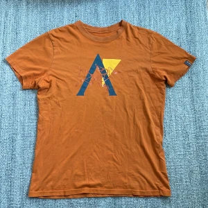 Arcteryx tee - Arc T-shirt i size S fint vintage skick 