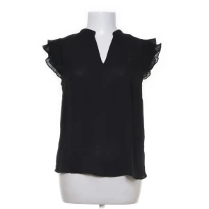 Blus - En jätte fin blus med jätte bekvämt material!🧡 perfekt nu till hösten, den är inte för urringad och inte för tajt den sitter perfekt!