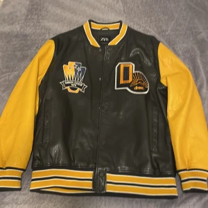 Skinnjacka  - Använd ett få tal gånger I nyskick Nypris 1200kr