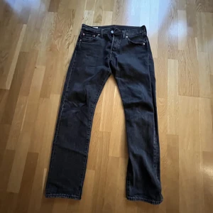 Levis 501 - Säljer dessa Levis 501 då dem inte längre kommer till användning. Nypris 1100