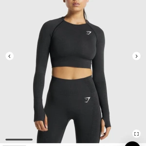 Gymshark träning kläder  - Gymshark träningskläder helt nya. Båda delarna för 500kr eller en del för 300kr. Storlek S.❤️‍🔥 köparen står för frakten 60-70kr. 