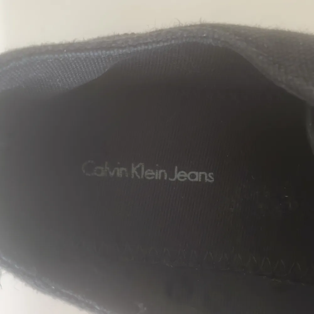 Säljer ett par Calvin Klein skor i storlek 38. . Skor.